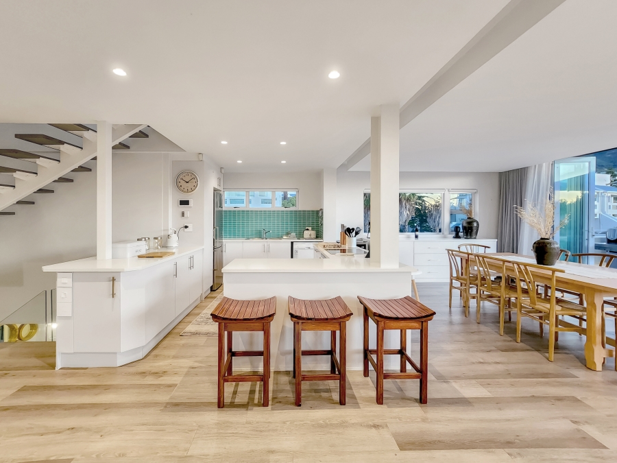 4 Bedroom Property for Sale in Camps Bay Western Cape